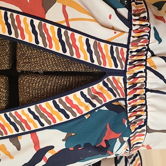 BCBG Maxazria Short-sleeve top - Picture 4 of 6